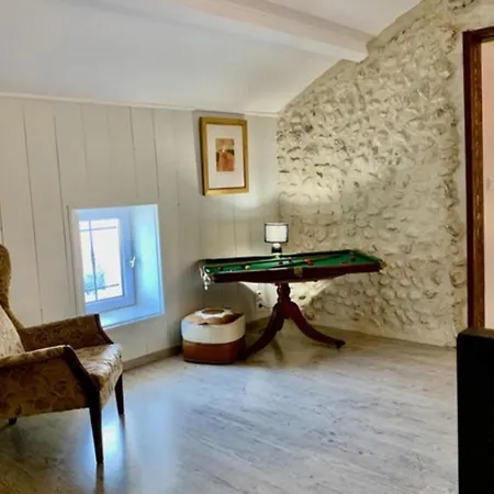 Charming With Private Pool Sleeps 8 Over 4 Bedrooms
